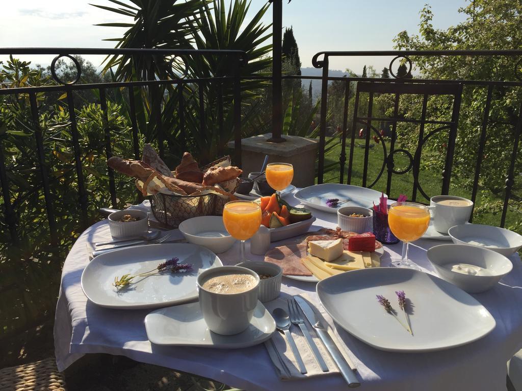 Les 4 Elements Bed & Breakfast Tourrettes-sur-Loup Exterior photo